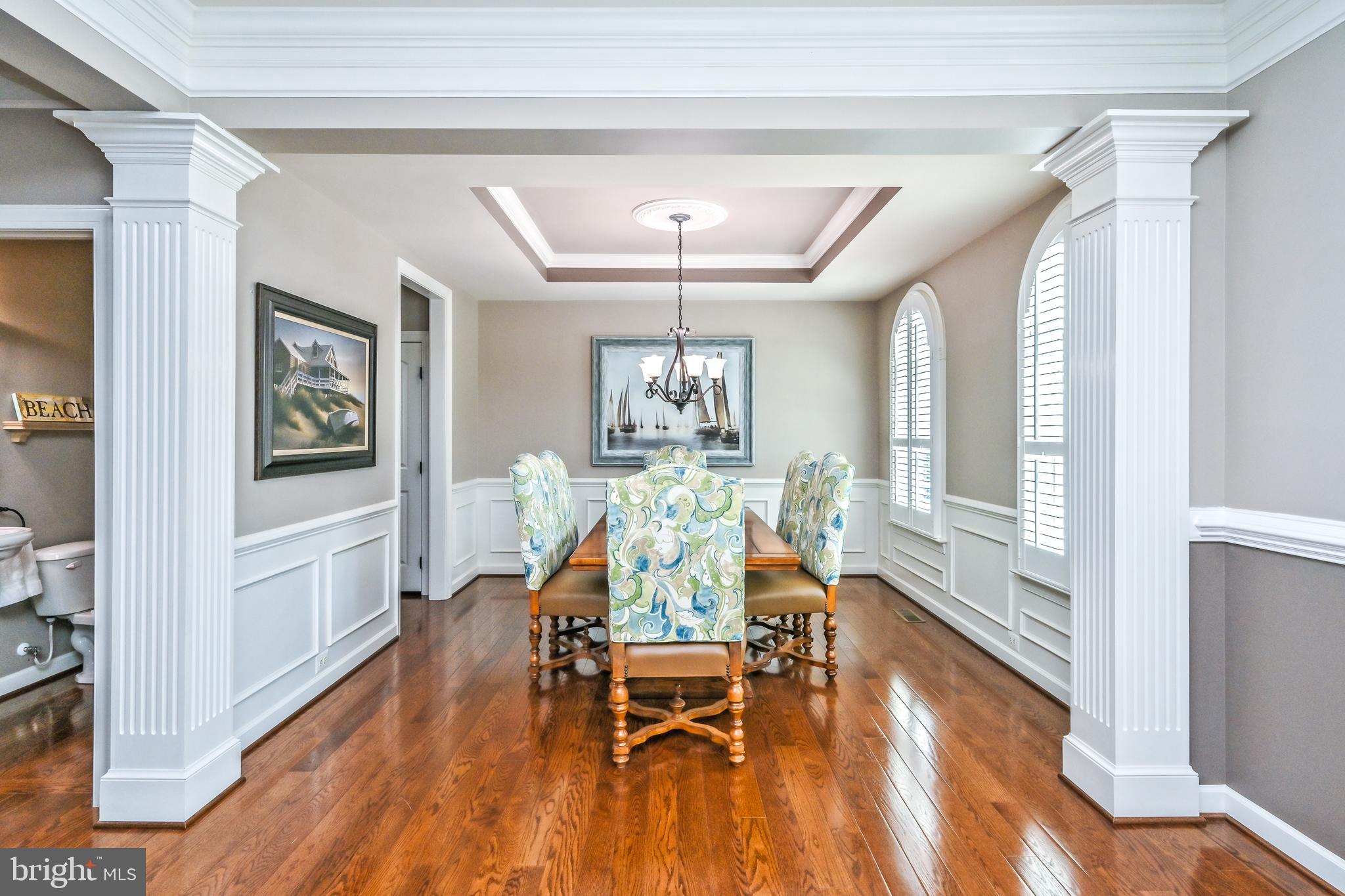 24947 Earlsford Drive Chantilly, VA 20152 - Photo 27 of 40 a living room with furniture and a wooden floor