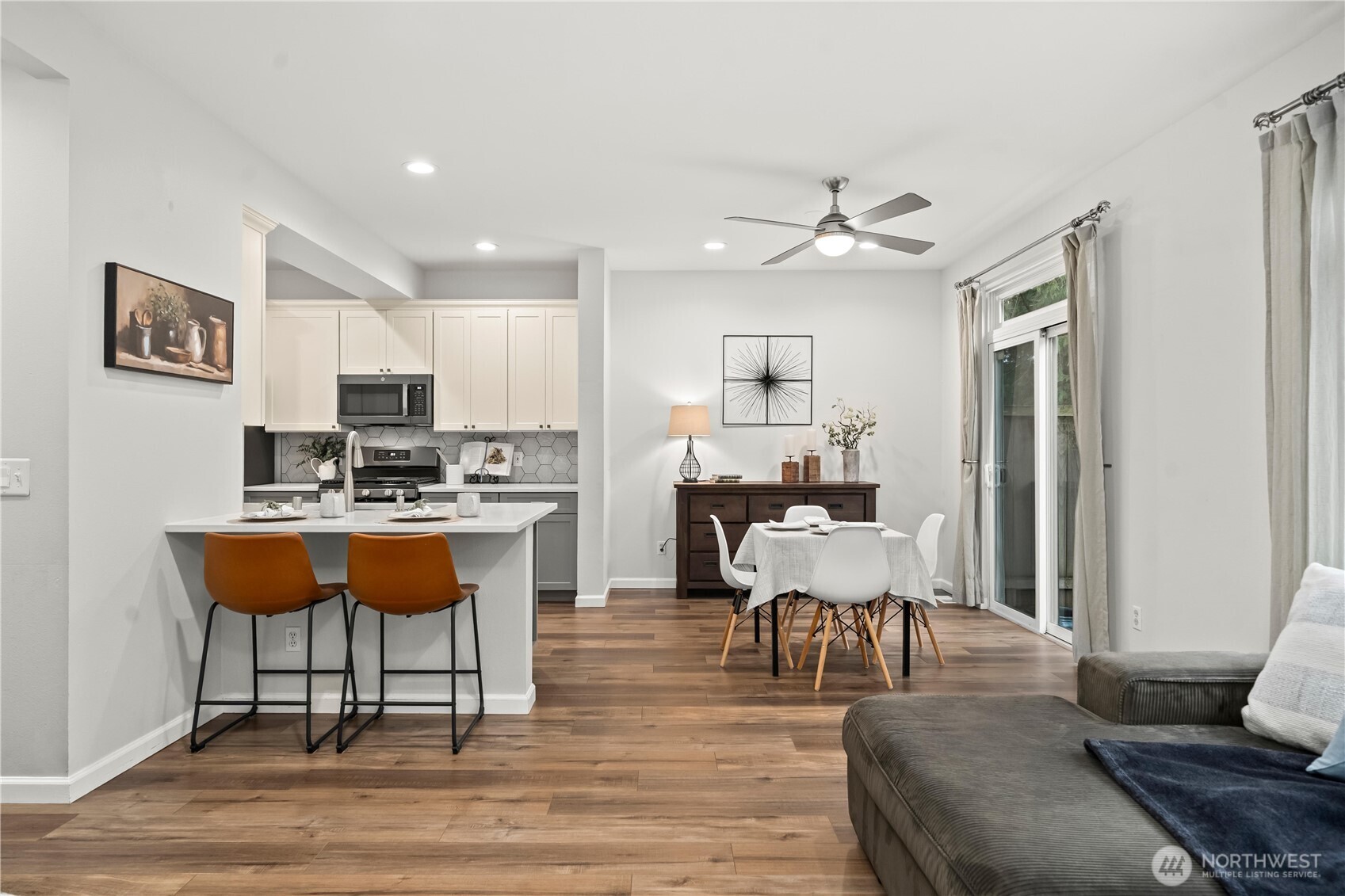 22754 Southeast 242nd Street Maple Valley, WA 98038 - Photo 5 of 31