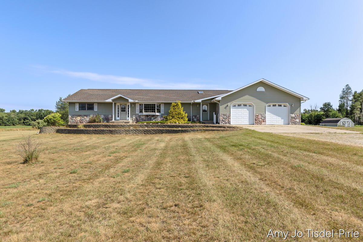 16972 West Stanton Road Trufant, MI 49347 - Photo 1 of 39 16972-W-Stanton_001