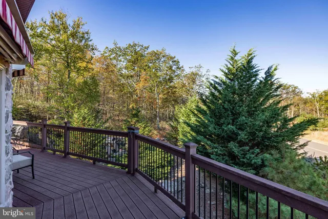 a table and chairs in front of a building
