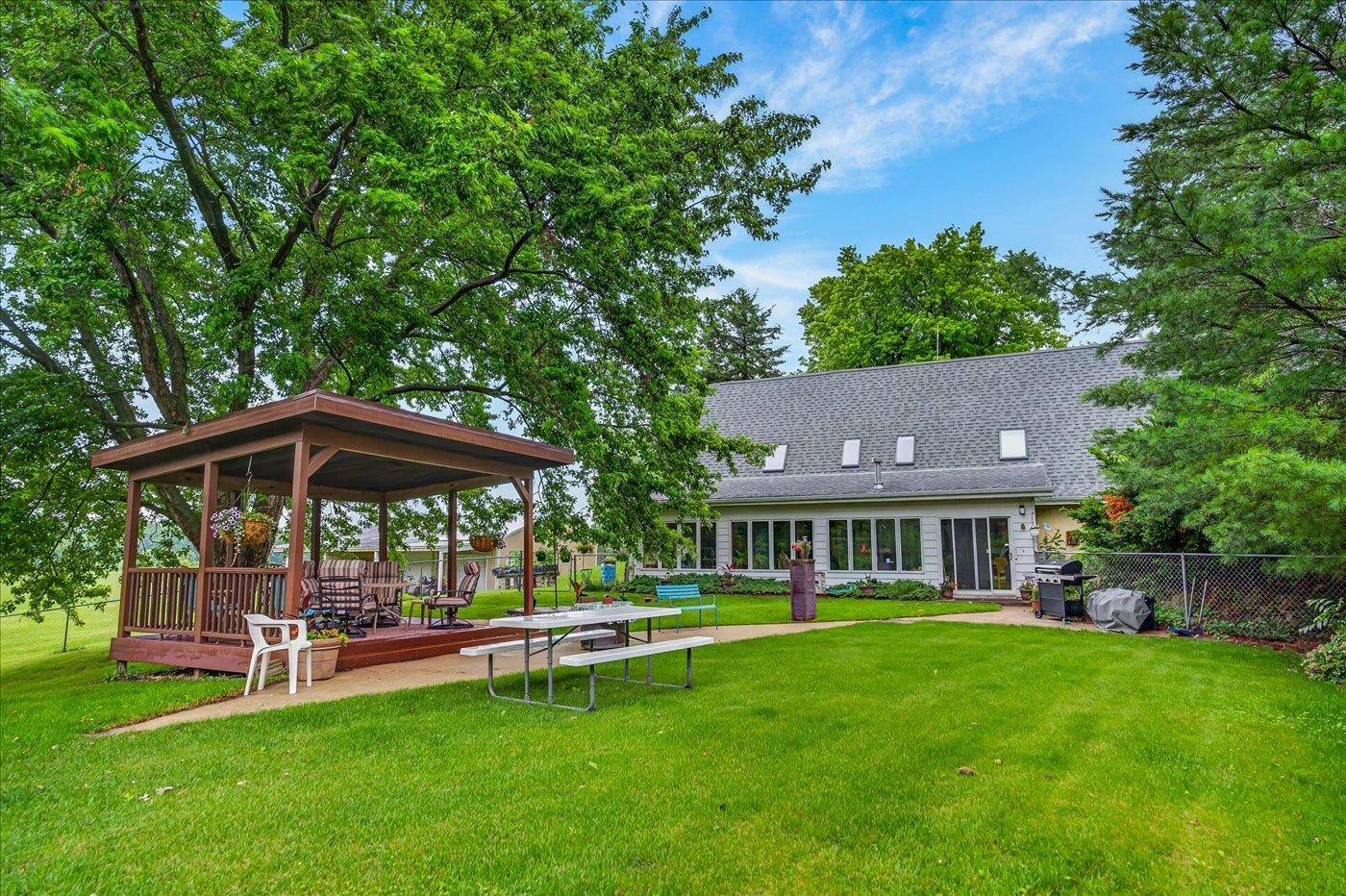 541 Union Brooklyn, WI 53521 - Photo 14 of 90 Gallery Image 14