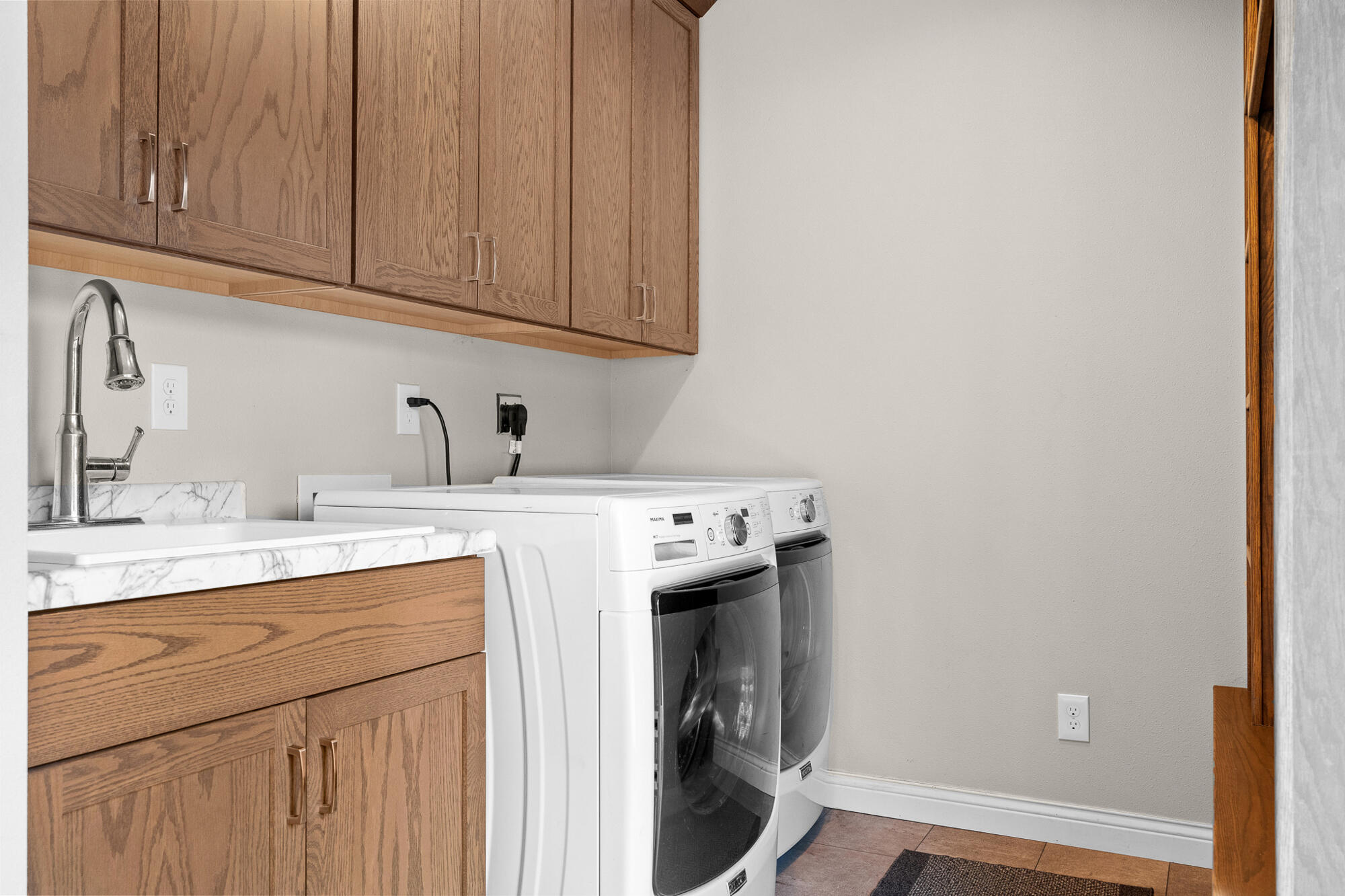 2005 State Street La Crosse, WI 54601 - Photo 12 of 44 12_dsc01932