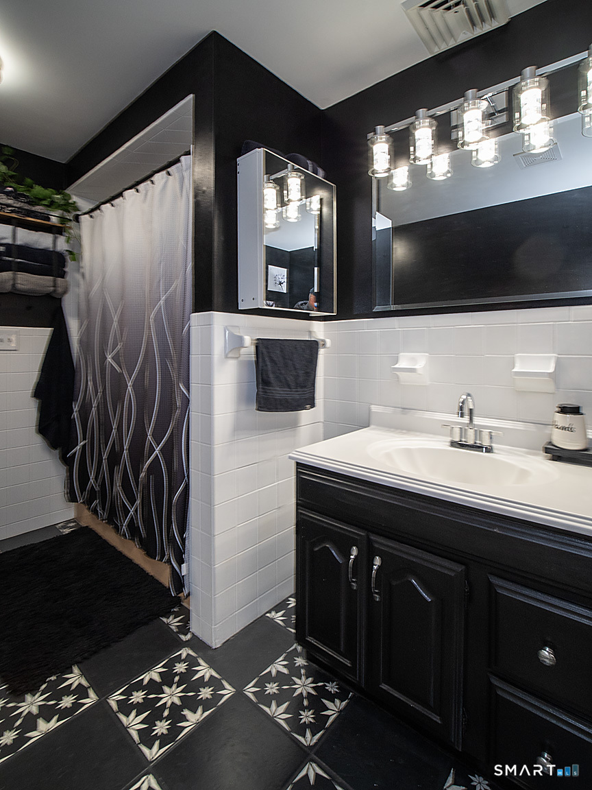 18 Anns Farm Road Hamden, CT 06518 - Photo 31 of 38