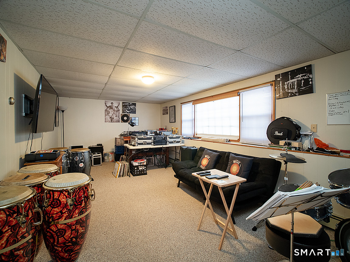 18 Anns Farm Road Hamden, CT 06518 - Photo 32 of 38