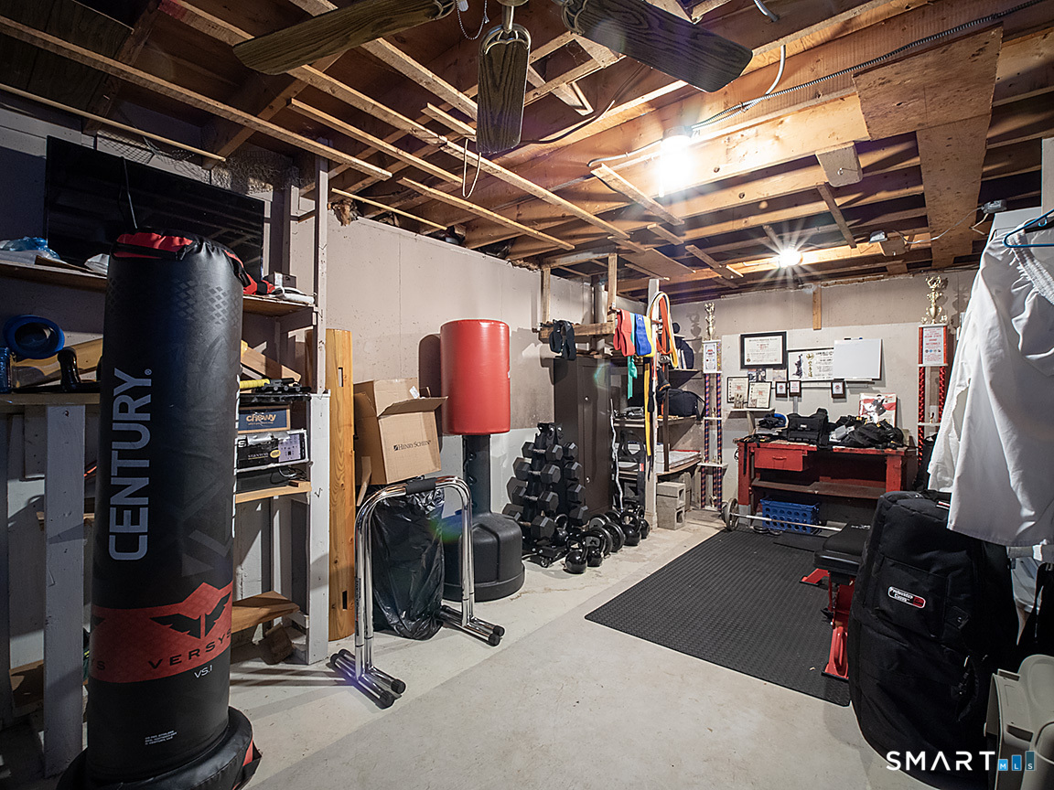 18 Anns Farm Road Hamden, CT 06518 - Photo 34 of 38