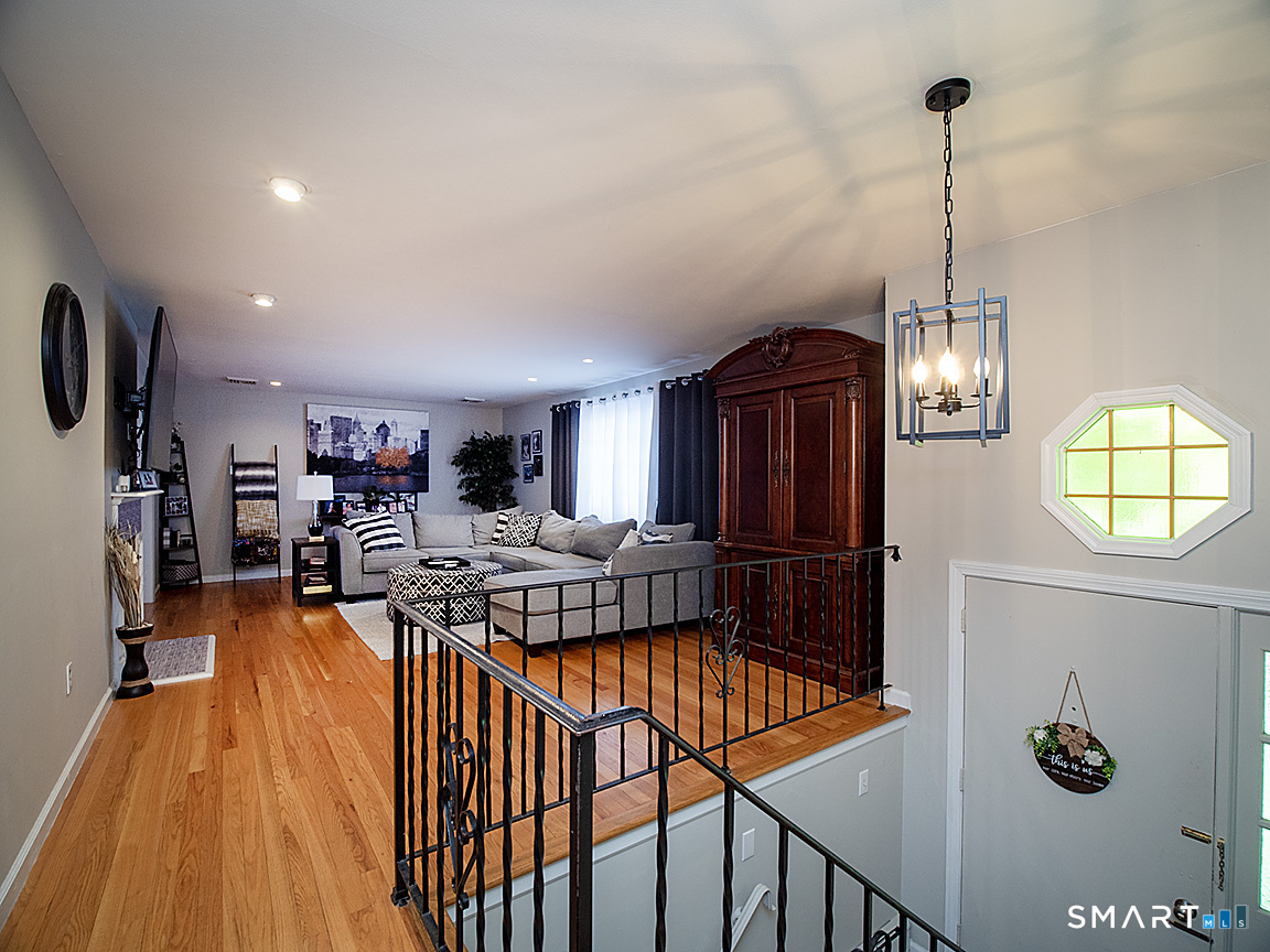 18 Anns Farm Road Hamden, CT 06518 - Photo 10 of 38