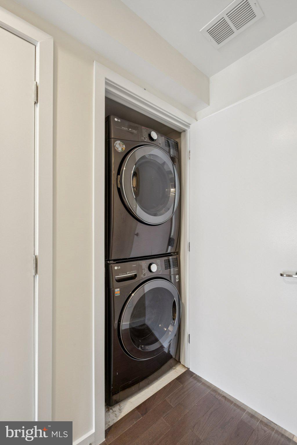 1189 South 21st Street Philadelphia, PA 19146 - Photo 26 of 30 a utility room with dryer and washer