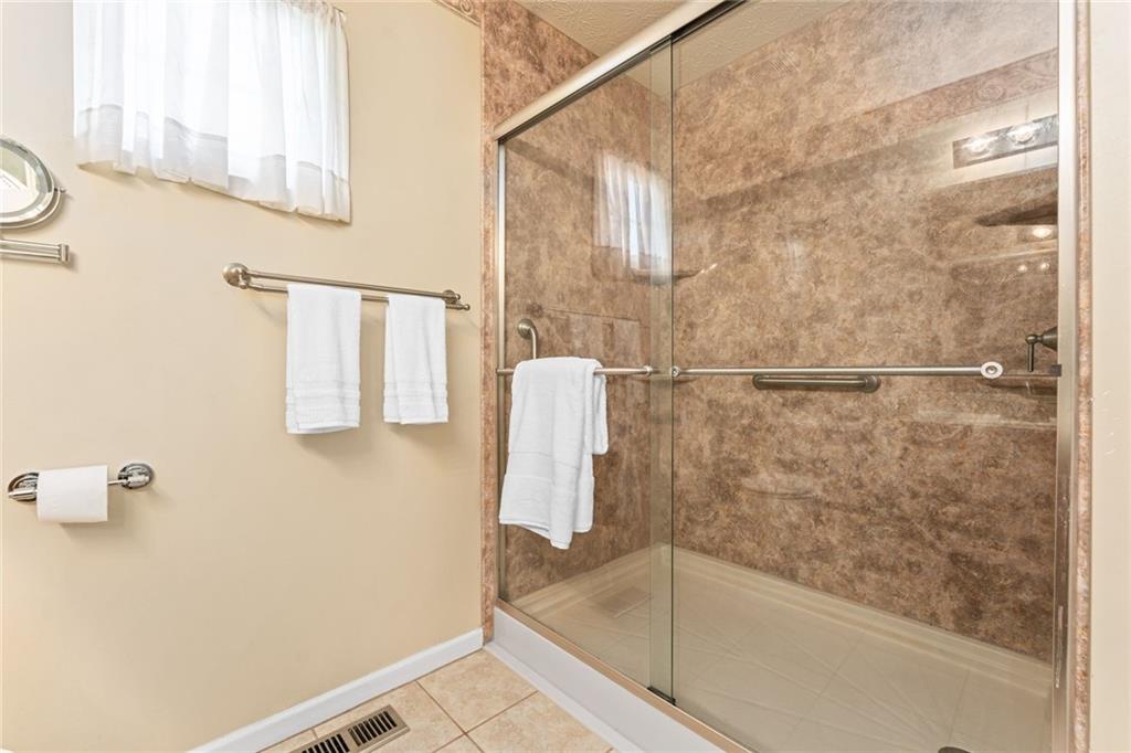 180 Lori Road Gibsonia, PA 15044 - Photo 21 of 41 Gallery Image 21