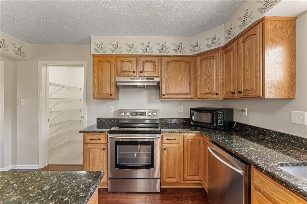 180 Lori Road Gibsonia, PA 15044 - Photo 9 of 41 Stainless Steel appliances