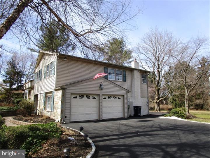 1770 Farmview Road Maple Glen, PA 19002 - Photo 2 of 25 Gallery Image 2