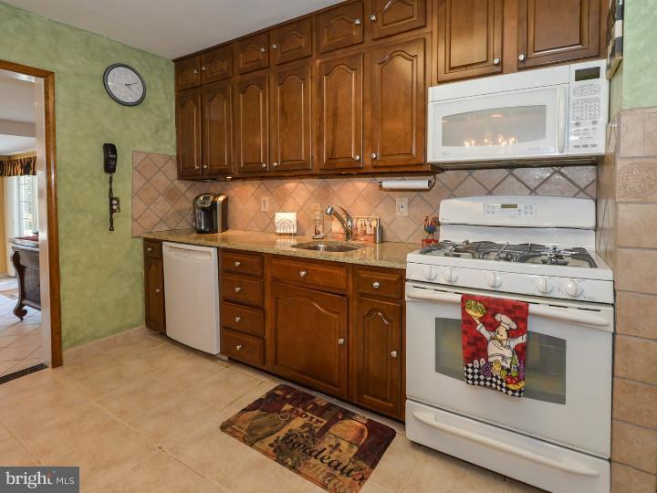 1770 Farmview Road Maple Glen, PA 19002 - Photo 11 of 25 Gallery Image 11