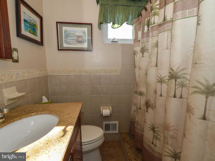 1770 Farmview Road Maple Glen, PA 19002 - Photo 18 of 25 Gallery Image 18
