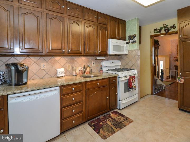 1770 Farmview Road Maple Glen, PA 19002 - Photo 10 of 25 Gallery Image 10