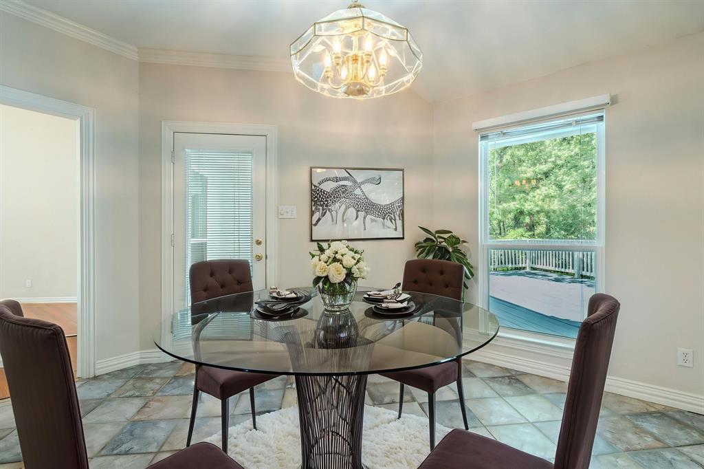 1101 Vista Verde Road Denton, TX 76210 - Photo 14 of 38 You will enjoy the sun-washed breakfast area - virtually staged