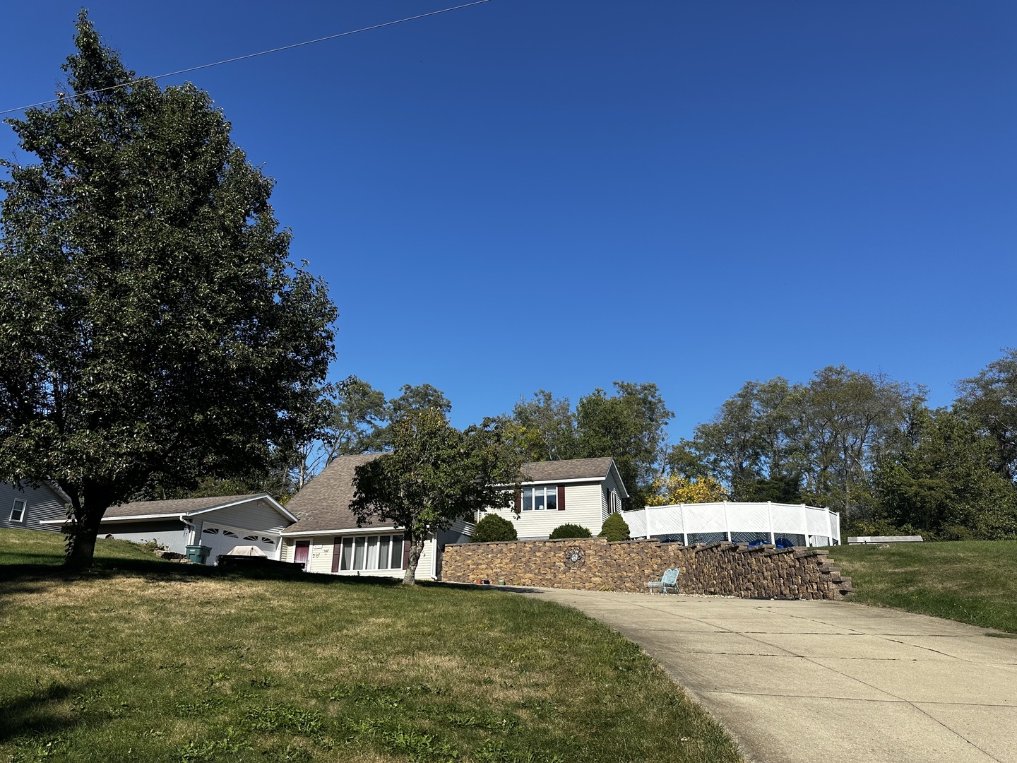 4100 416 North Clinton, IL 61727 - Photo 3 of 33 a view of a lake with houses
