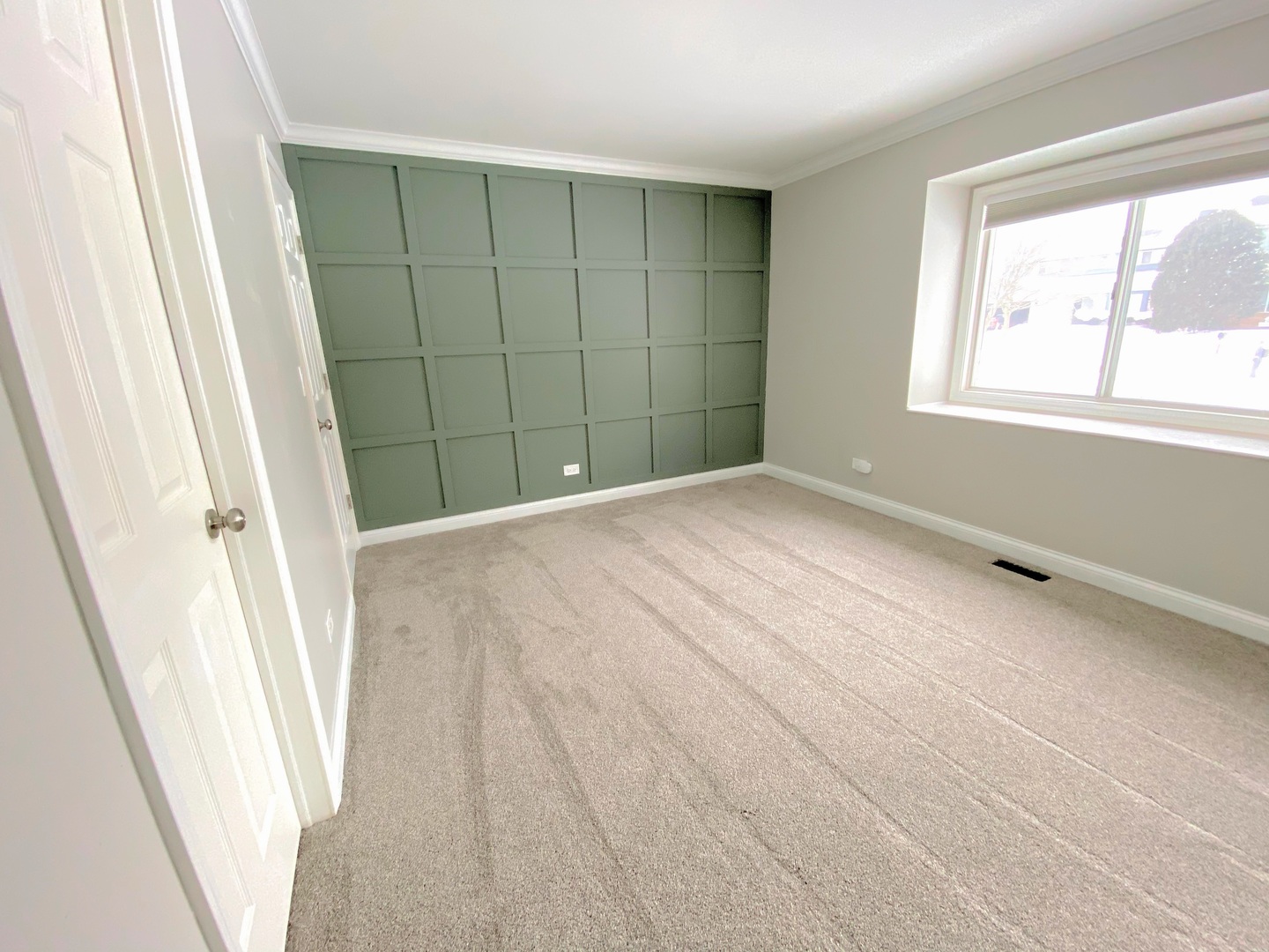 1214 Needham Road Naperville, IL 60563 - Photo 20 of 25 an empty room with windows