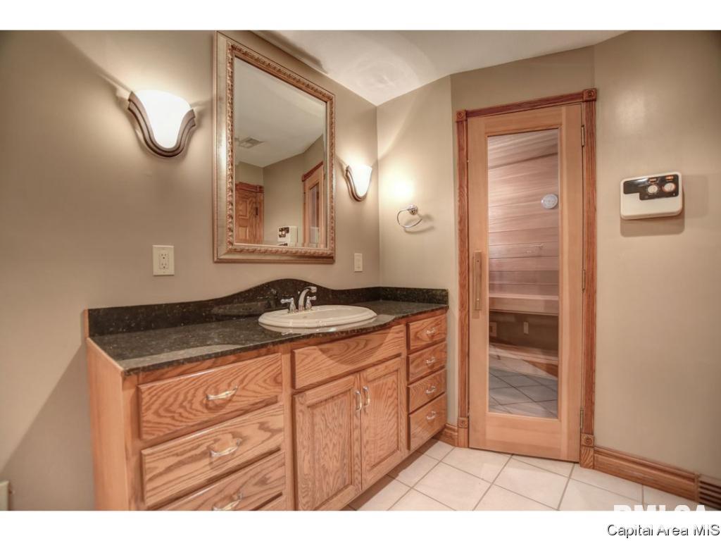 3363 Spaulding Orchard Road Springfield, IL 62711 - Photo 16 of 35