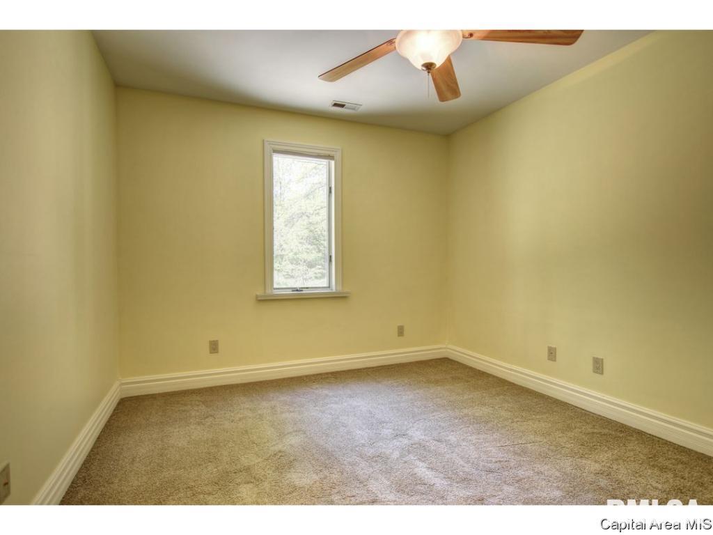3363 Spaulding Orchard Road Springfield, IL 62711 - Photo 20 of 35