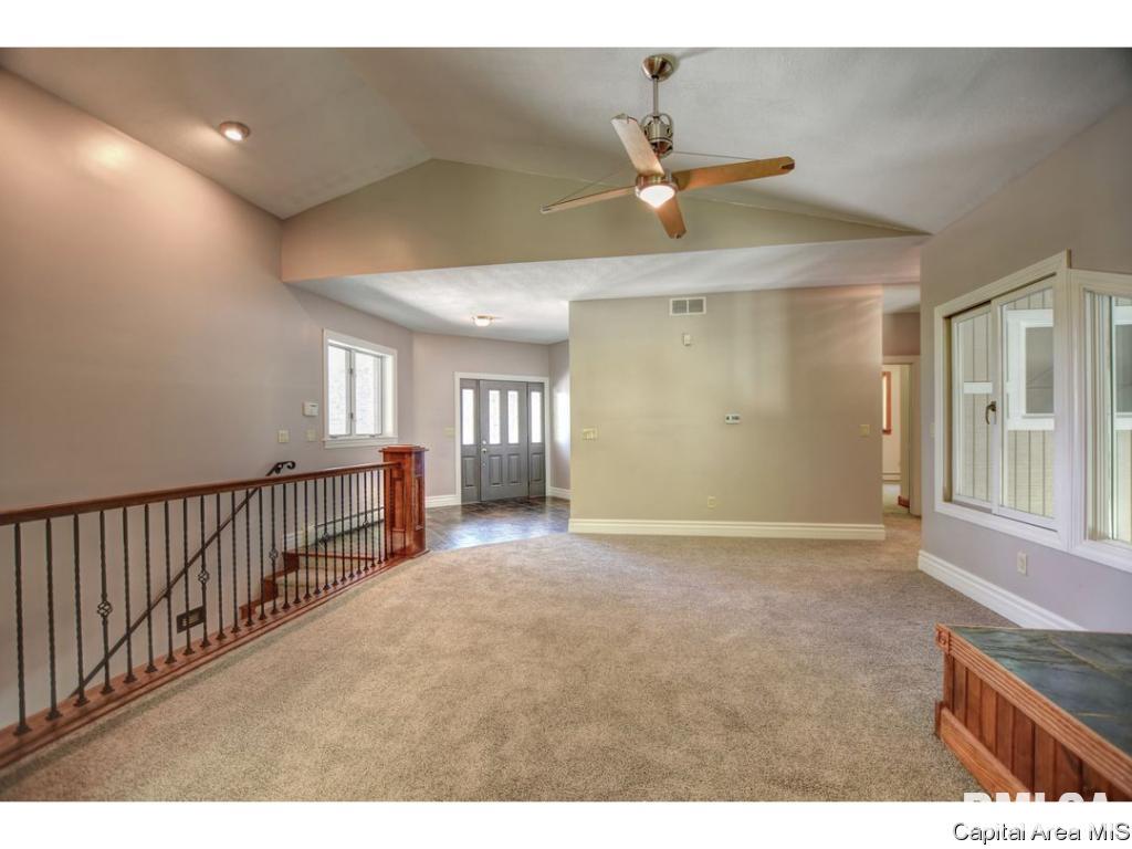 3363 Spaulding Orchard Road Springfield, IL 62711 - Photo 4 of 35
