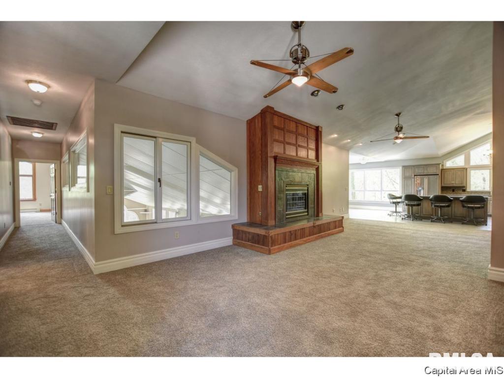 3363 Spaulding Orchard Road Springfield, IL 62711 - Photo 5 of 35