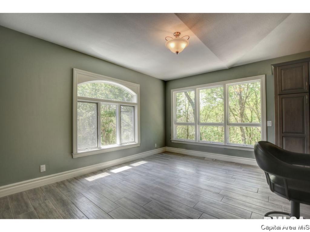 3363 Spaulding Orchard Road Springfield, IL 62711 - Photo 6 of 35