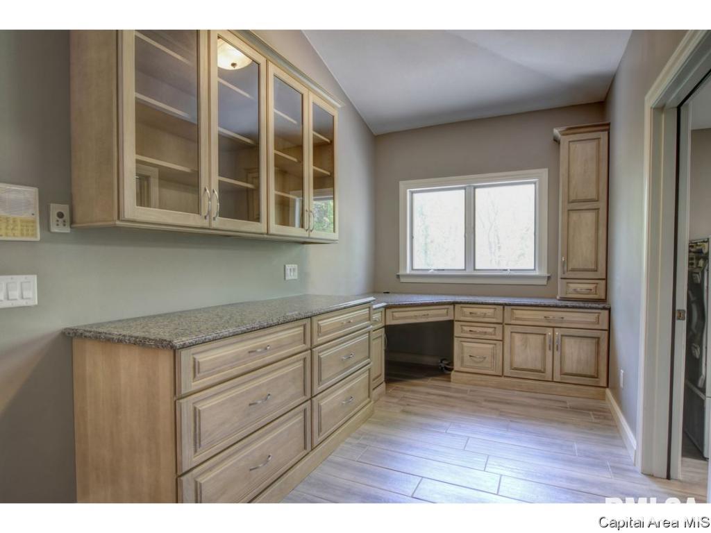 3363 Spaulding Orchard Road Springfield, IL 62711 - Photo 8 of 35