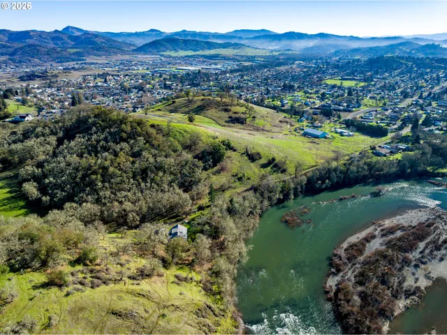 $175,000 | 2 Palmdale Avenue, Roseburg, OR 97471