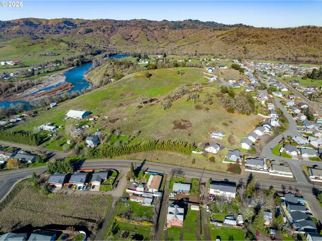 $175,000 | 2 Palmdale Avenue, Roseburg, OR 97471