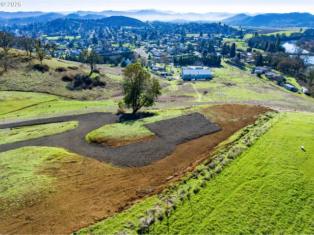 $175,000 | 2 Palmdale Avenue, Roseburg, OR 97471