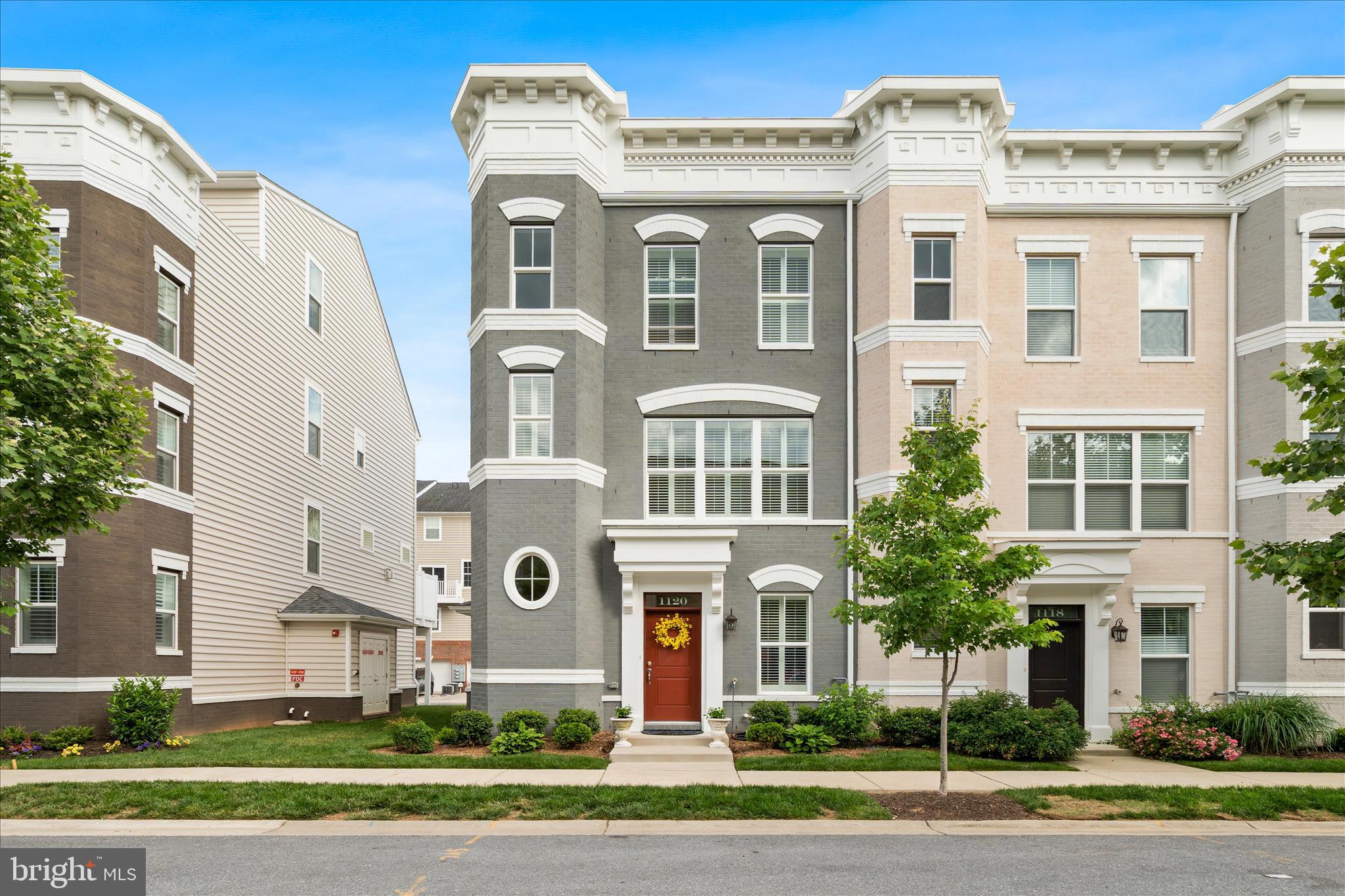 End-unit w/ Elevator in Eastchurch!