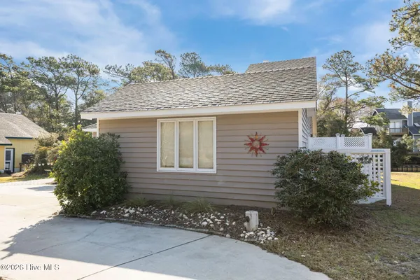 $750,000 | 241 Windjammer West, Emerald Isle, NC 28594