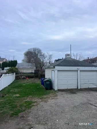 $1,950 | 183 Hawley Avenue, Unit 1, Bridgeport, CT 06606