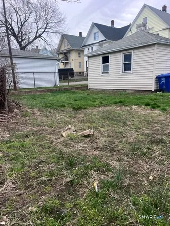 $1,950 | 183 Hawley Avenue, Unit 1, Bridgeport, CT 06606