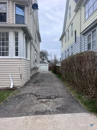 $1,950 | 183 Hawley Avenue, Unit 1, Bridgeport, CT 06606