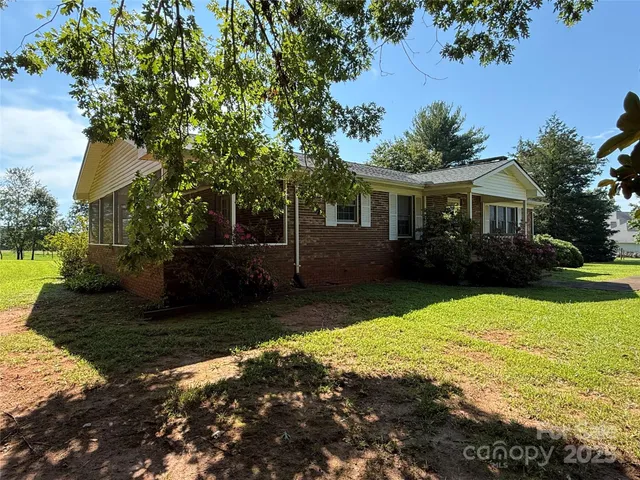 $650,000 | 26 Bell Lane, Columbus, NC 28722