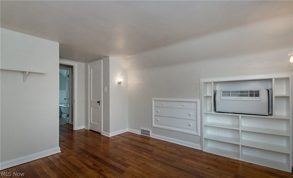 3695 Strathavon Road Cleveland, OH 44120 - Photo 28 of 32