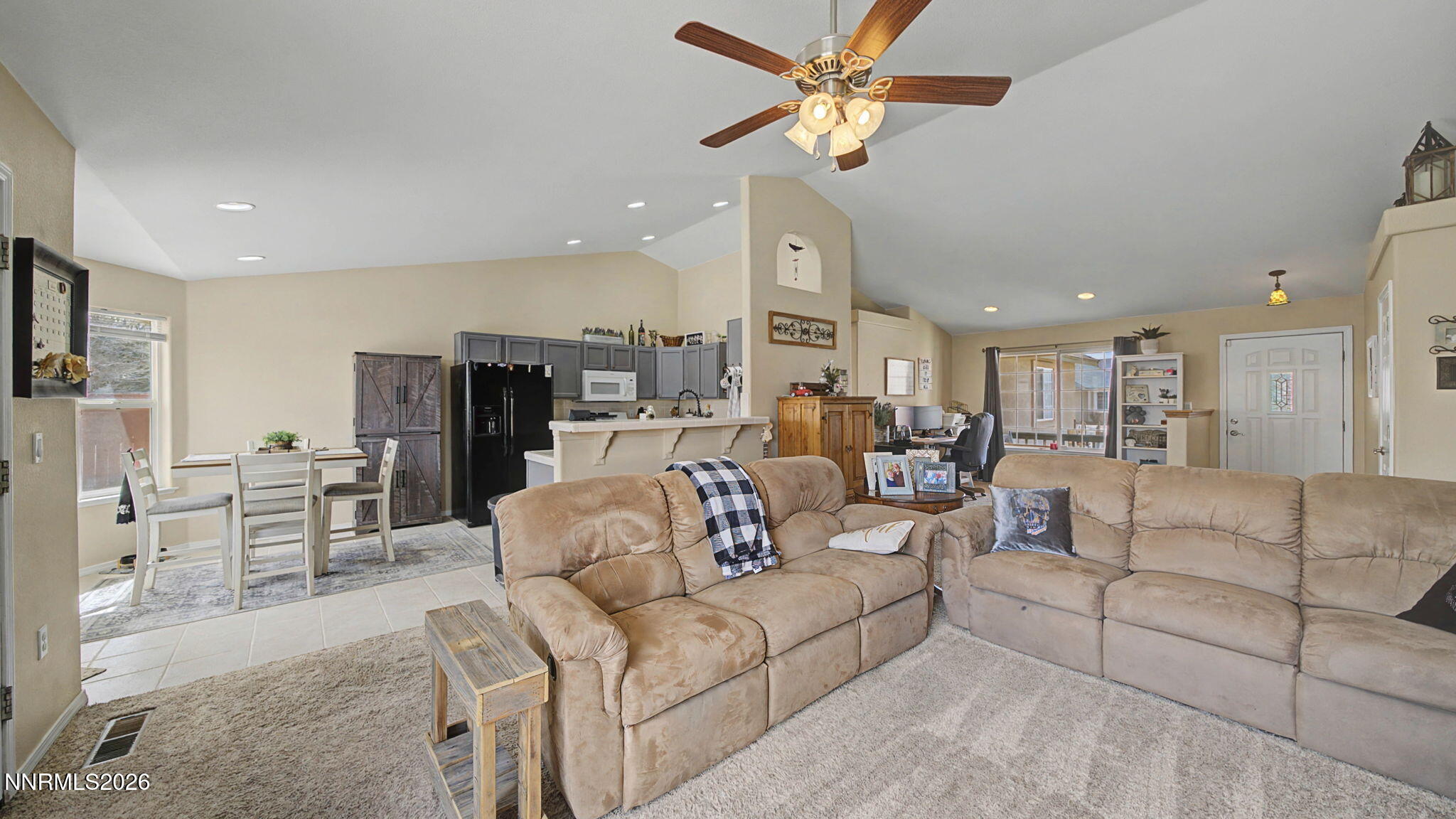 906 Julia Lane Fernley, NV 89408 - Photo 14 of 49 14-07_DSC09023-Edit