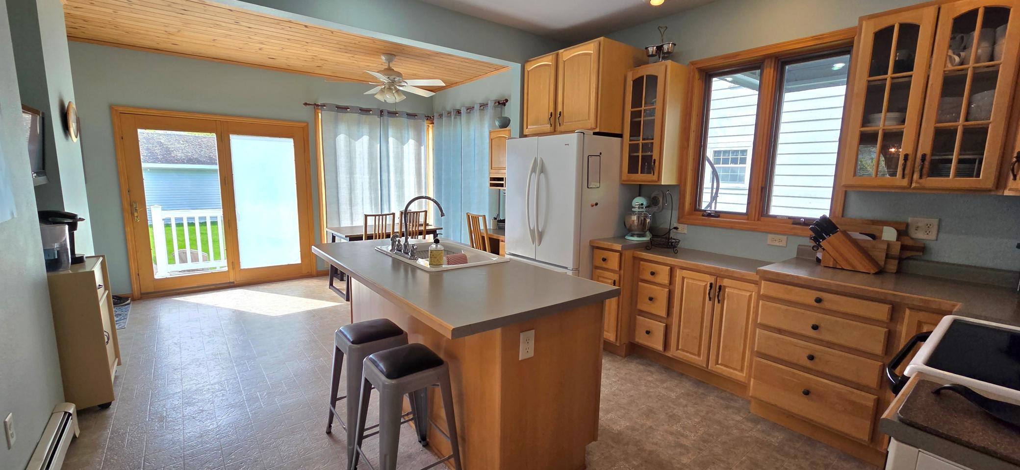 915 Riverside Drive International Falls, MN 56649 - Photo 7 of 24
