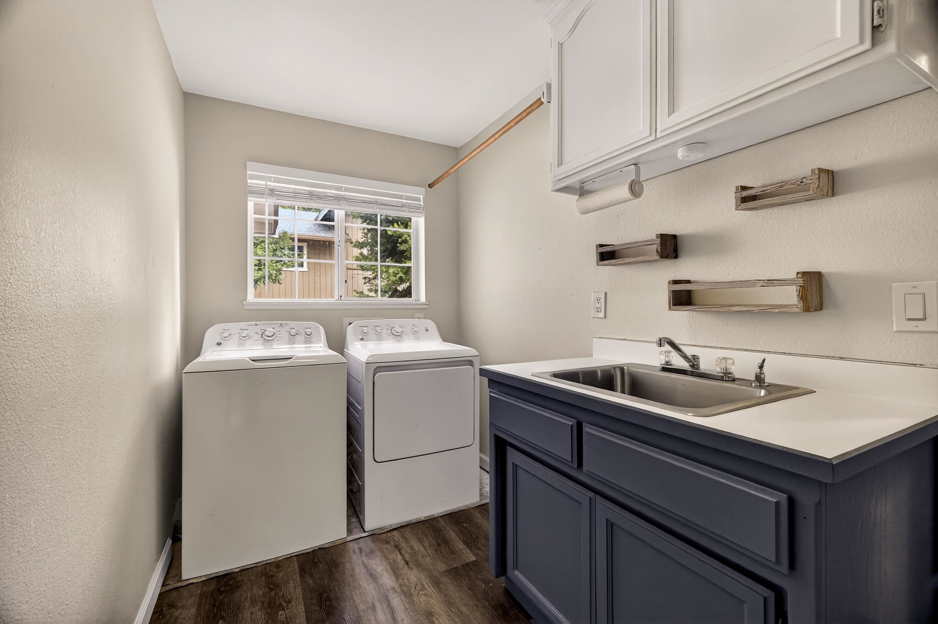 811 Golf Club Road Lake Almanor, CA 96137 - Photo 16 of 42 a utility room with dryer and washer