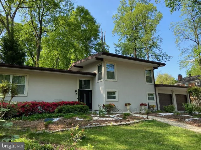 $1,085,000 | 900 Azalea Drive, Rockville, MD 20850