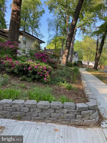 $1,085,000 | 900 Azalea Drive, Rockville, MD 20850
