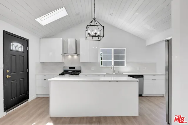 $1,750,000 | 7445 Balcom Avenue, Reseda, CA 91335