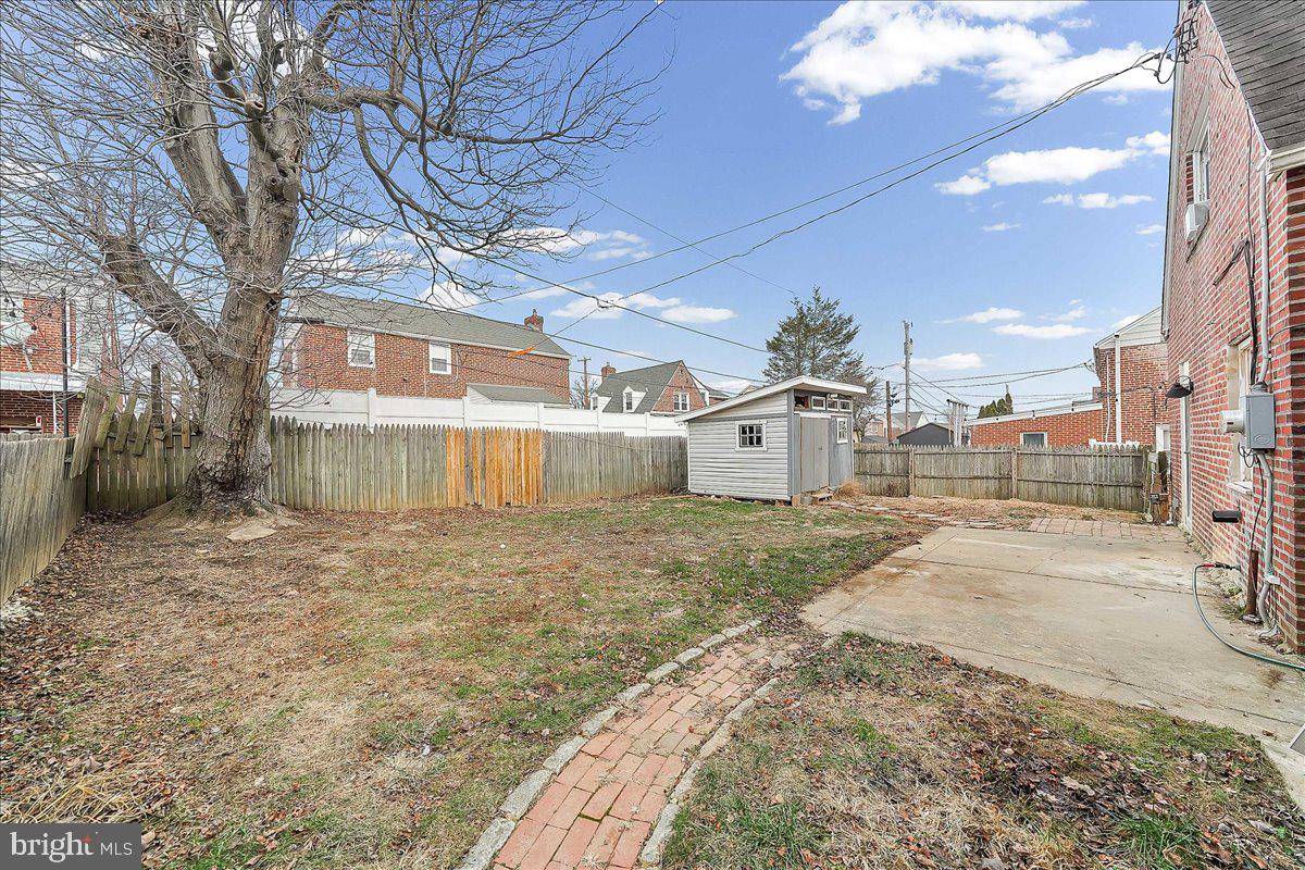 601 Willowbrook Road Havertown, PA 19083 - Photo 20 of 25 a view of a house with a patio