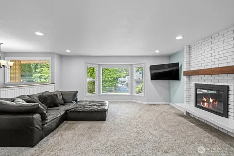 $800,000 | 10429 34th Drive Southeast, Everett, WA 98208