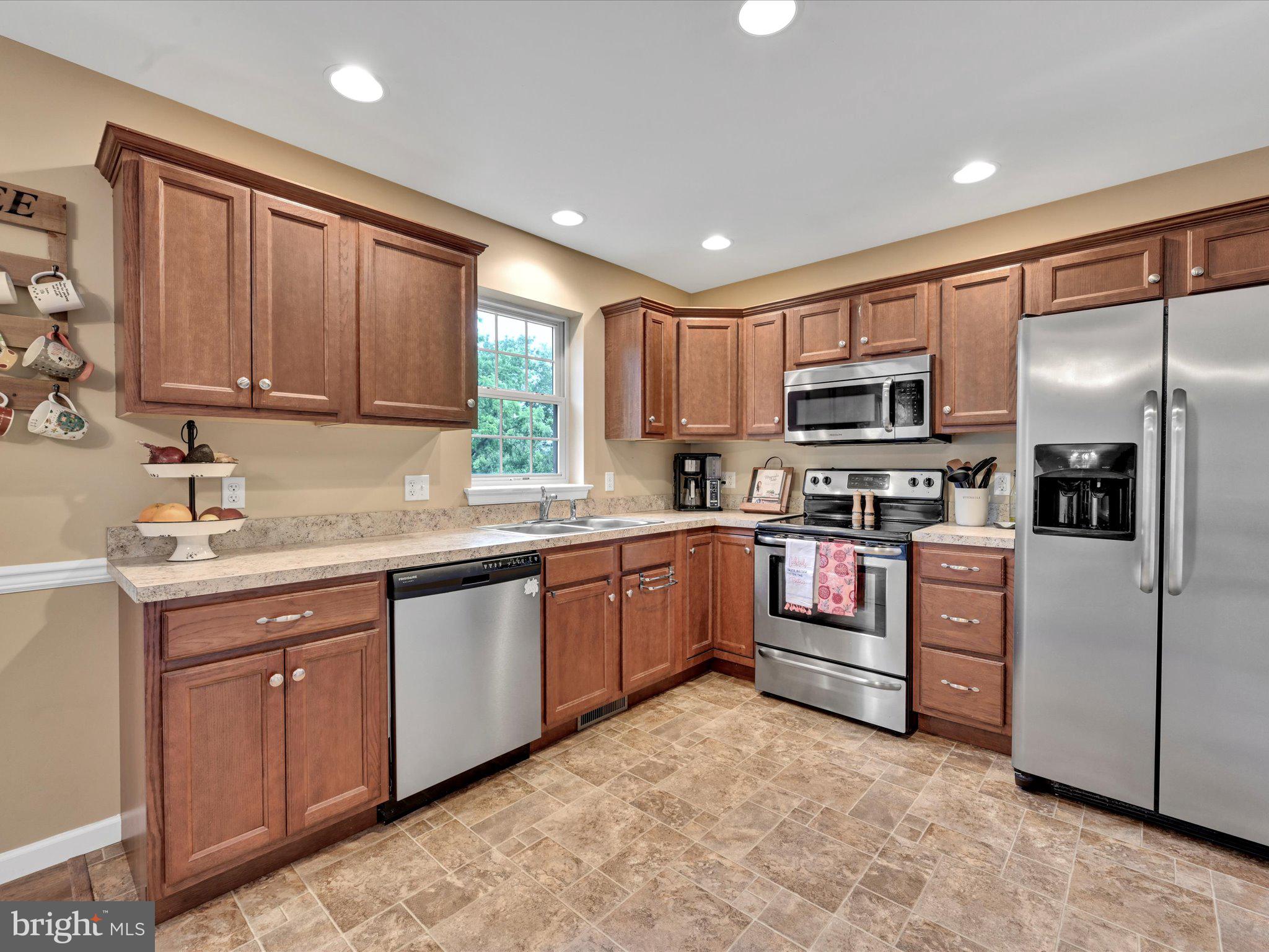 37 West Ridge Road Elizabethtown, PA 17022 - Photo 3 of 35