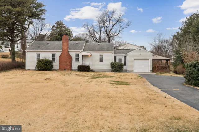 a view of a house with a outdoor space