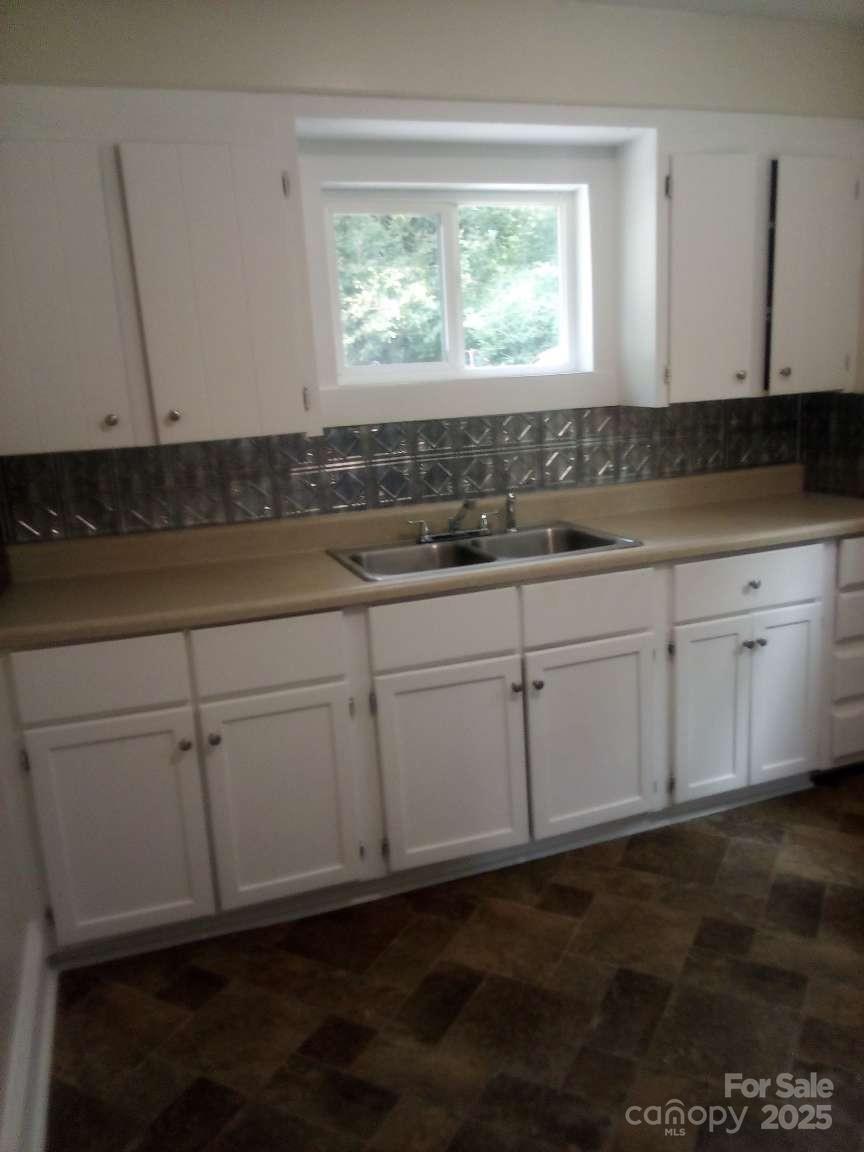 358 North Cleghorn Street Rutherfordton, NC 28139 - Photo 12 of 24