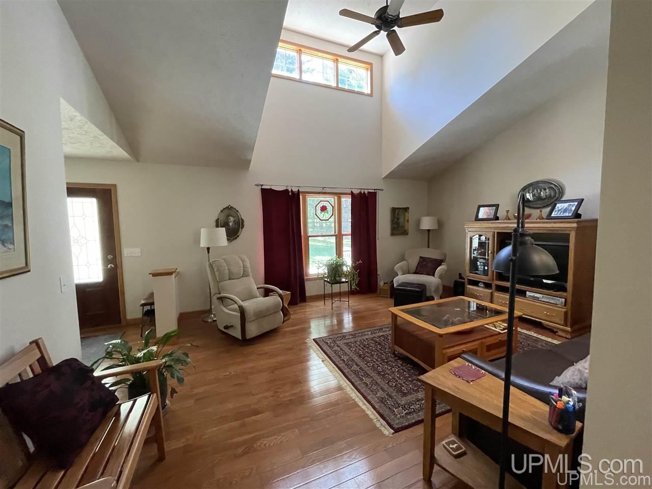 43797 Superior Road Houghton, MI 49931 - Photo 3 of 24 Gallery Image 3