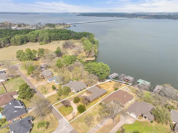 $795,000 | 22766 Diamond Bay Drive, Frankston, TX 75763