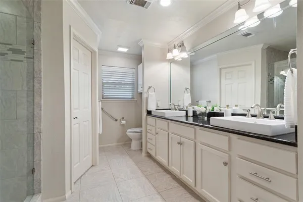 $795,000 | 22766 Diamond Bay Drive, Frankston, TX 75763